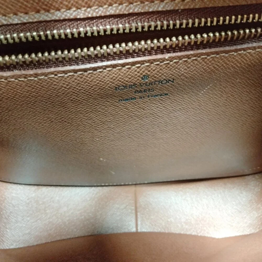 Authentic Louis Vuitton Saint Cloud GM Monogram Canvas Crossbody/Shoulder Bag - Picture 13 of 16